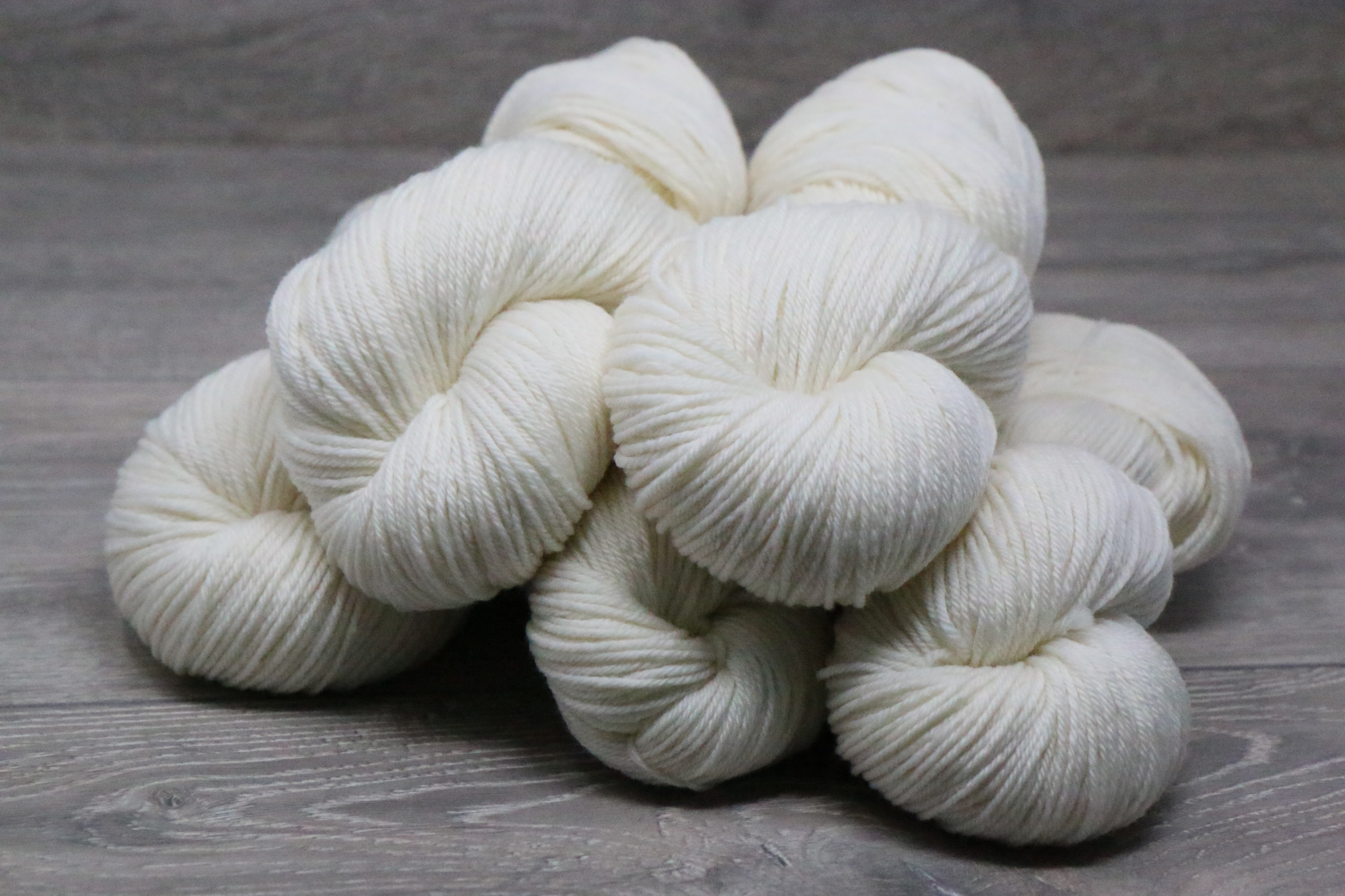 Light Fingering Weight 85% Superwash Extrafine (19.5 micron) Merino 15% Biodegradable Nylon 5 x 100g PACK